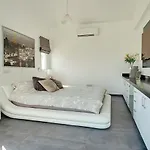 Prasino كورال باي