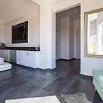 Villa Prasino Coral Bay